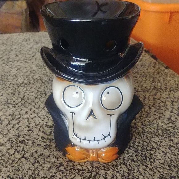 Yankee Candle Boney Bunch Halloween Head Wax Warmer - Picture 1 of 4